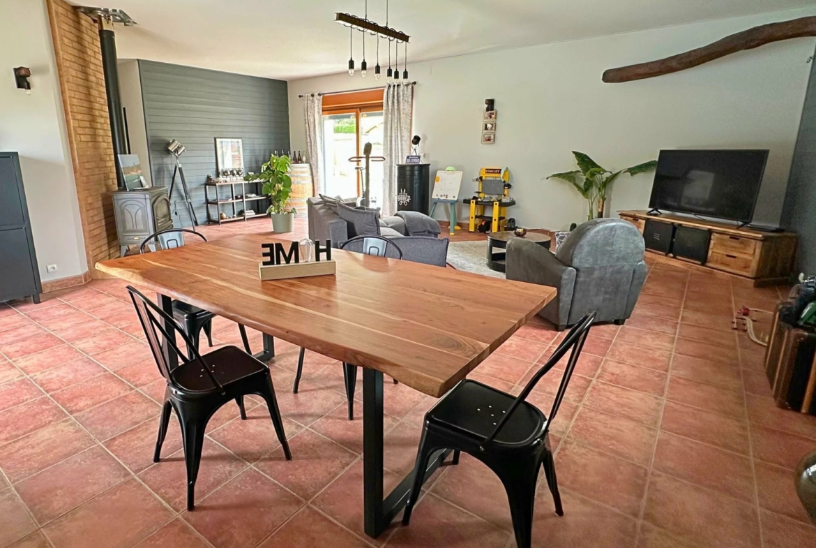 f11d893c